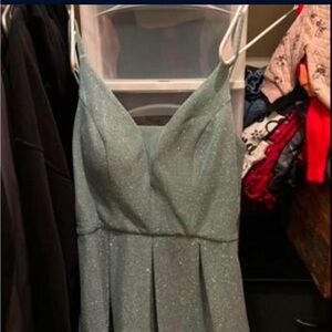 Elegant Green Sleeveless Dress